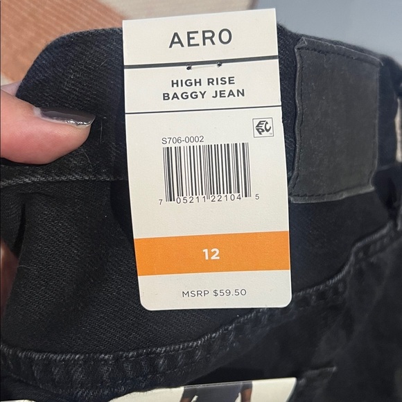 Aero Black High Rise Baggy 90’s Inspired Jeans NWT Multiple Sizes - Picture 9 of 9
